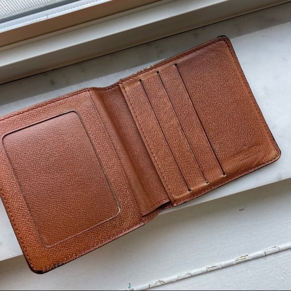 SALE 💖 Louis Vuitton Monogram Bi-Fold Wallet - Picture 3 of 3